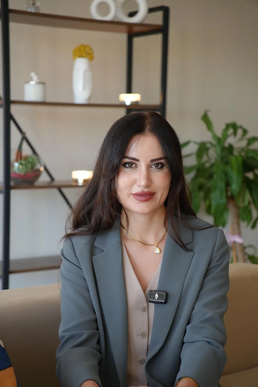 Klinik Psikolog Melek Saltıkalp, ofisinde